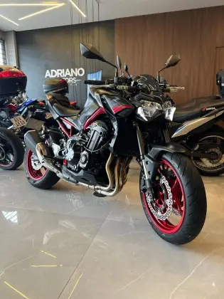 KAWASAKI Z900 