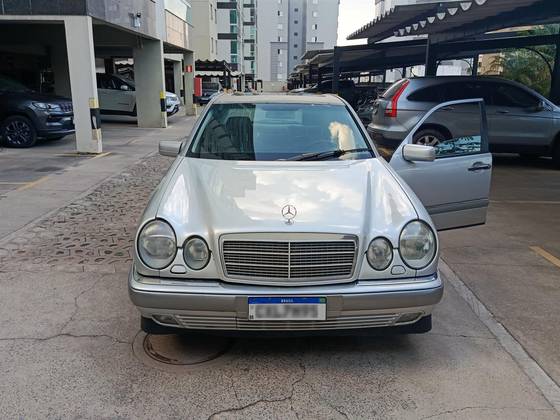 MERCEDES-BENZ E 320 3.2 ELEGANCE V6 GASOLINA 4P AUTOMÁTICO