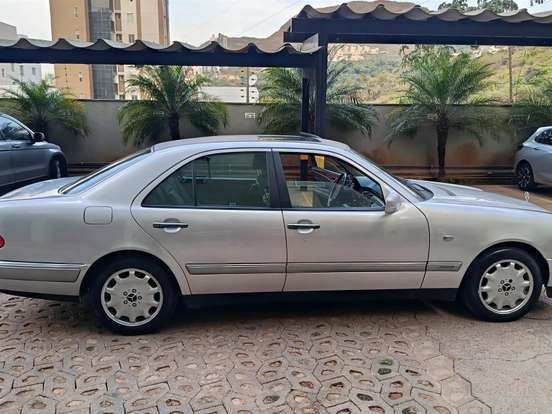 MERCEDES-BENZ-E 320-3.2 ELEGANCE V6 GASOLINA 4P AUTOMÁTICO MERCEDES-BENZ-E 320-1998