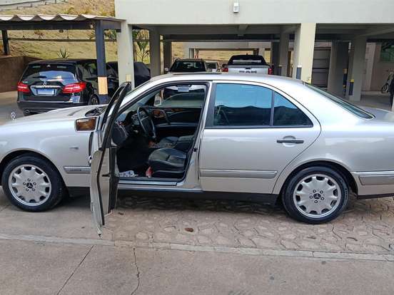 MERCEDES-BENZ-E 320-3.2 ELEGANCE V6 GASOLINA 4P AUTOMÁTICO MERCEDES-BENZ-E 320-1998