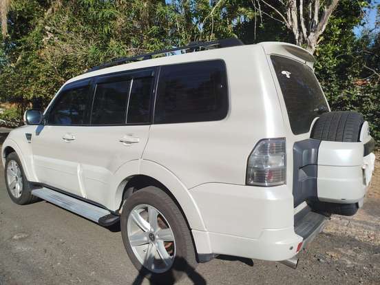MITSUBISHI-PAJERO FULL-3.2 HPE 4X4 16V TURBO INTERCOOLER DIESEL 4P AUTOMÁTICO MITSUBISHI-PAJERO FULL-2014