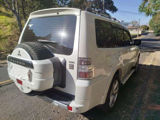 MITSUBISHI-PAJERO FULL-3.2 HPE 4X4 16V TURBO INTERCOOLER DIESEL 4P AUTOMÁTICO MITSUBISHI-PAJERO FULL-2014