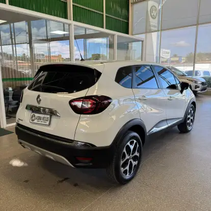 RENAULT-CAPTUR-2017