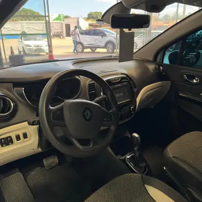 RENAULT-CAPTUR-2017
