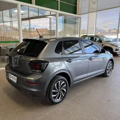 VOLKSWAGEN-POLO-1.0 170 TSI HIGHLINE AUTOMÁTICO VOLKSWAGEN-POLO-2023
