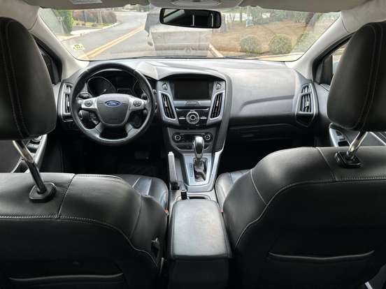 FORD-FOCUS-2015