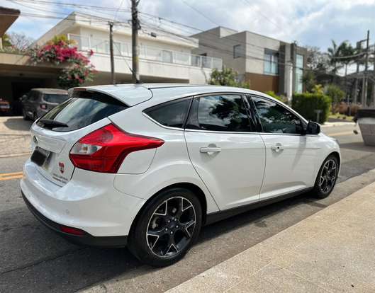 FORD-FOCUS-2015