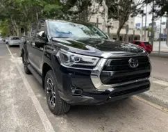 TOYOTA HILUX 2.8 D-4D TURBO DIESEL CD SRX 4X4 AUTOMÁTICO TOYOTA HILUX 2.8 D-4D TURBO DIESEL CD SRX 4X4 AUTOMÁTICO