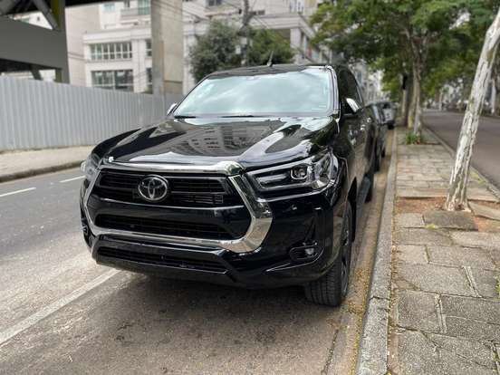 TOYOTA-HILUX-2021