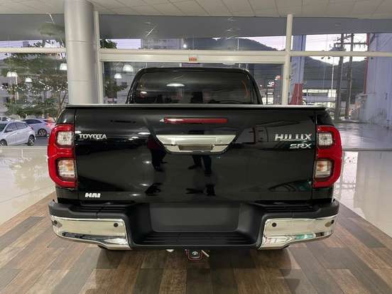TOYOTA-HILUX-2021