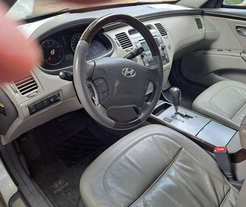 HYUNDAI-AZERA-2008