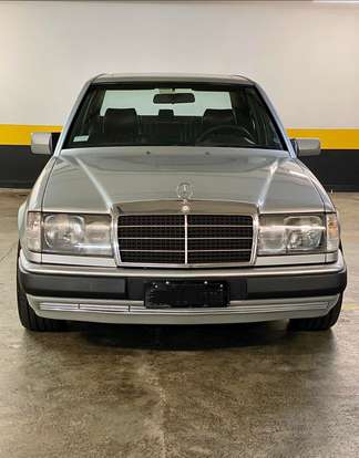 MERCEDES-BENZ-300 E-1987