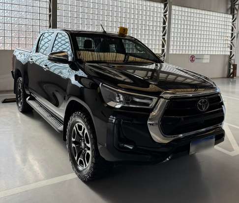 TOYOTA-HILUX-2022