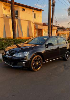 VOLKSWAGEN-GOLF-2015
