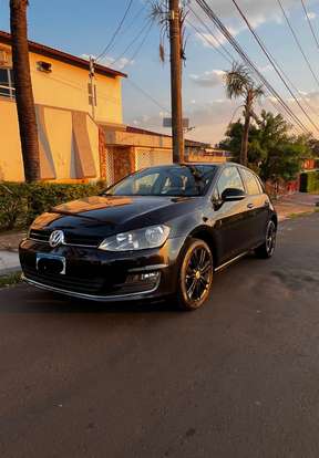 VOLKSWAGEN-GOLF-2015