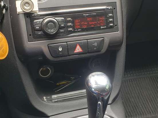 CITROËN-C3-1.6 EXCLUSIVE 16V FLEX 4P AUTOMÁTICO CITROËN-C3-2015