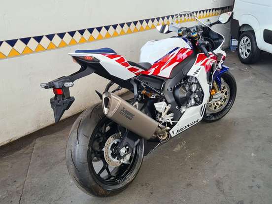 HONDA-CBR 1000RR-R FIREBLADE SP-2023