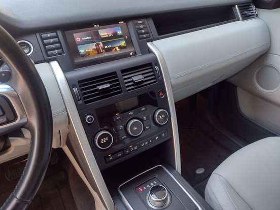 LAND ROVER-DISCOVERY SPORT-2016