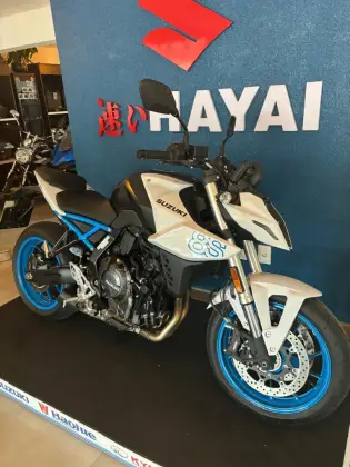 SUZUKI GSX-8S 