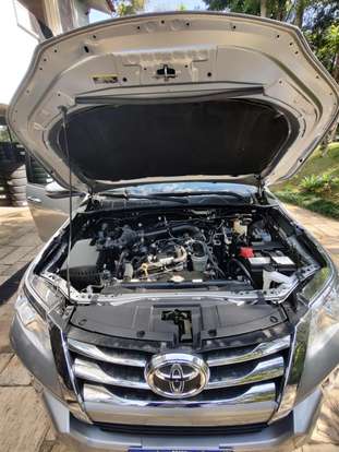 TOYOTA-HILUX SW4-2018