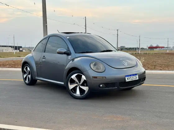VOLKSWAGEN NEW BEETLE 2.0 MI 8V GASOLINA 2P AUTOMÁTICO