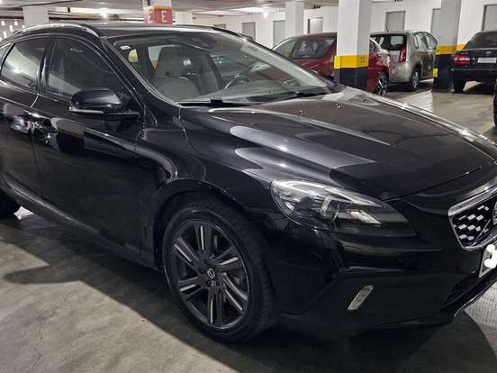 VOLVO-V40-2.0 T5 CROSS COUNTRY AWD TURBO GASOLINA 4P AUTOMÁTICO VOLVO-V40-2015