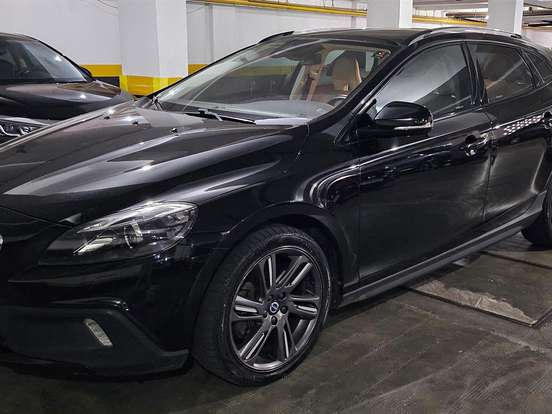 VOLVO-V40-2.0 T5 CROSS COUNTRY AWD TURBO GASOLINA 4P AUTOMÁTICO VOLVO-V40-2015