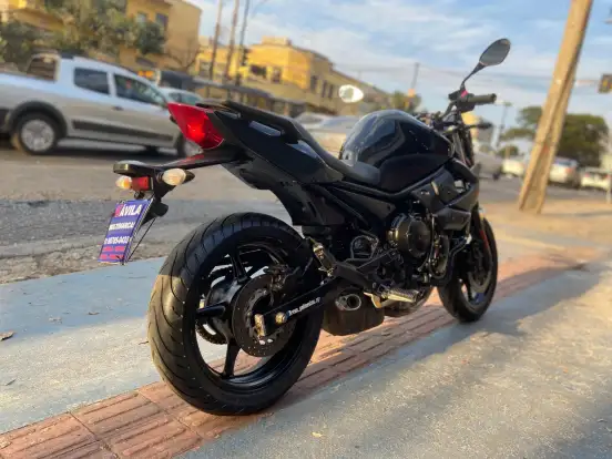 YAMAHA-XJ6 N-2011