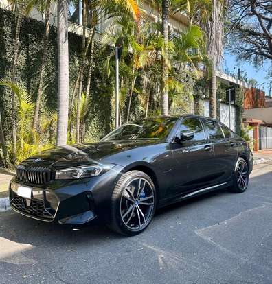 BMW-330e-2022