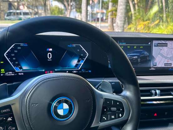 BMW-330e-2.0 16V TURBO HÍBRIDO M SPORT AUTOMÁTICO BMW-330e-2022