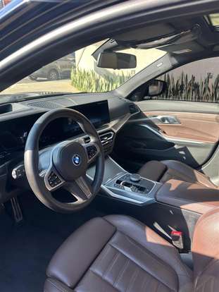 BMW-330e-2022