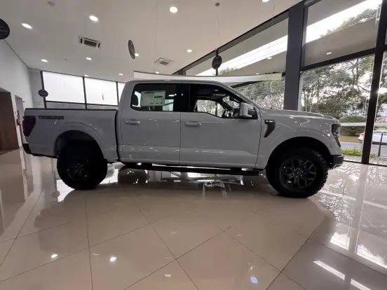 FORD-F-150-2025