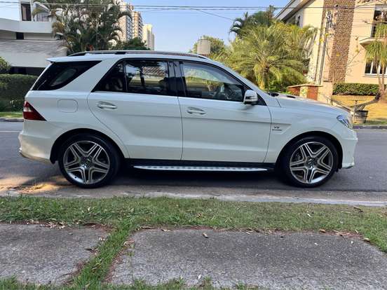 MERCEDES-BENZ-ML 63 AMG-5.5 V8 32V BITURBO GASOLINA 4P AUTOMÁTICO MERCEDES-BENZ-ML 63 AMG-2013