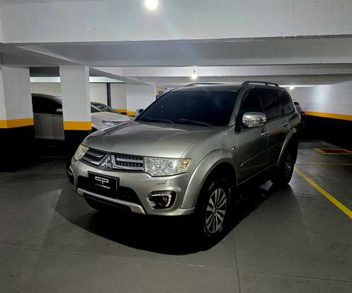 MITSUBISHI-PAJERO-2016