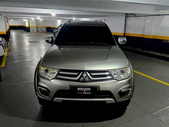 MITSUBISHI-PAJERO-2016