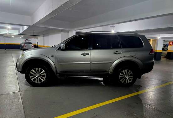 MITSUBISHI-PAJERO-2016