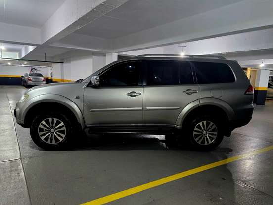 MITSUBISHI-PAJERO-3.2 HPE 4X4 7 LUGARES 16V TURBO INTERCOOLER DIESEL 4P AUTOMÁTICO MITSUBISHI-PAJERO-2016