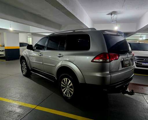 MITSUBISHI-PAJERO-2016
