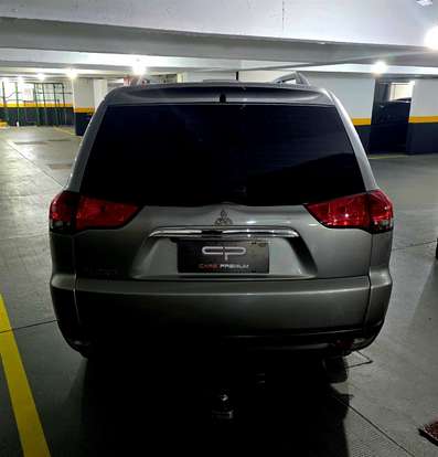 MITSUBISHI-PAJERO-2016
