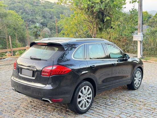 PORSCHE-CAYENNE-2013