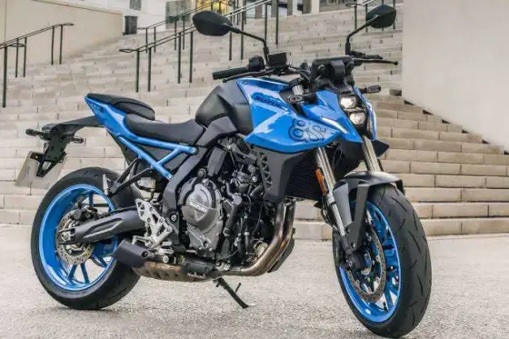 SUZUKI GSX-8S 