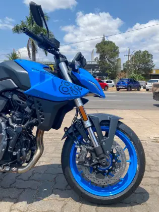 SUZUKI GSX-8S 