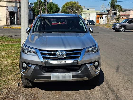 Imagem de TOYOTA HILUX SW4 2.8 SRX 4X4 16V TURBO INTERCOOLER DIESEL 4P AUTOMÁTICO