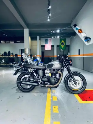 TRIUMPH BONNEVILLE T120 1200 