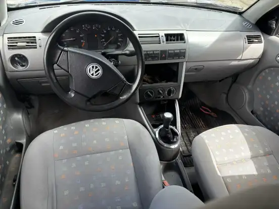 VOLKSWAGEN-GOL-2002