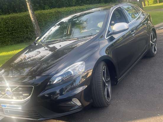 VOLVO-V40-2.0 T5 R DESIGN TURBO GASOLINA 4P AUTOMÁTICO VOLVO-V40-2015