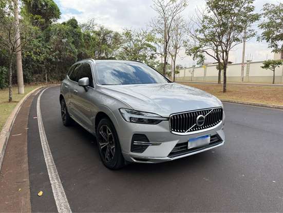 VOLVO-XC60-2021