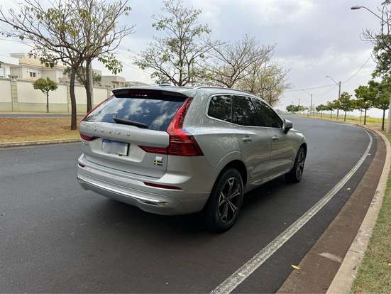 VOLVO-XC60-2021