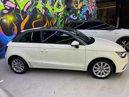 AUDI-A1-1.4 TFSI ATTRACTION 16V 122CV GASOLINA 2P AUTOMÁTICO AUDI-A1-2011