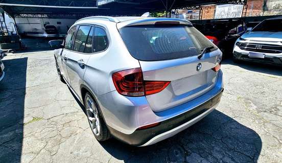 BMW-X1-2011